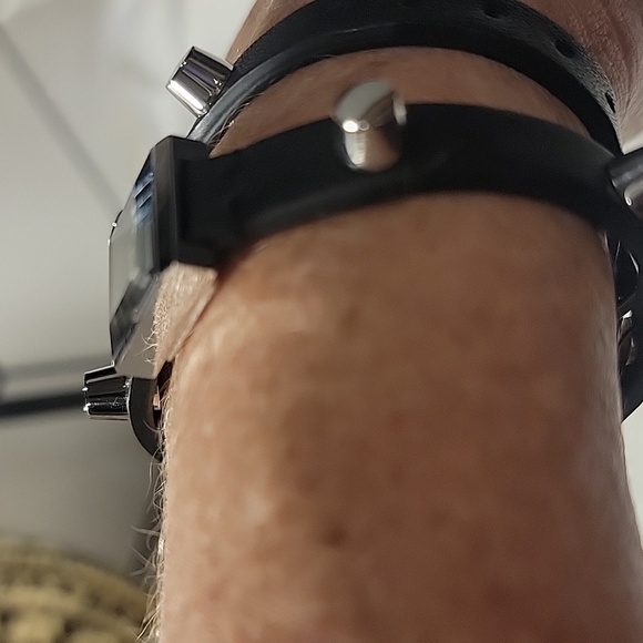 Authentic Gucci bee double wrap studded watch - Picture 14 of 16